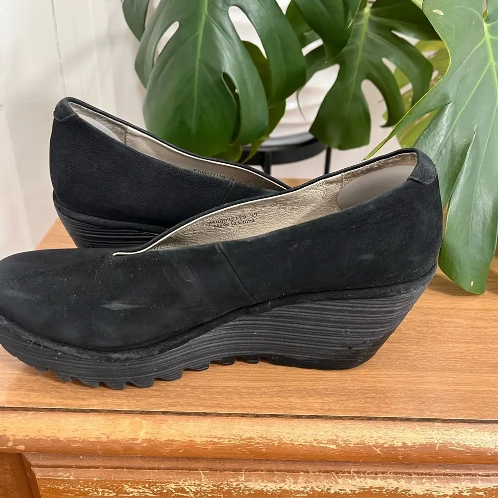 Fly London Yaz Cupido Leather Wedge in Black Size 39